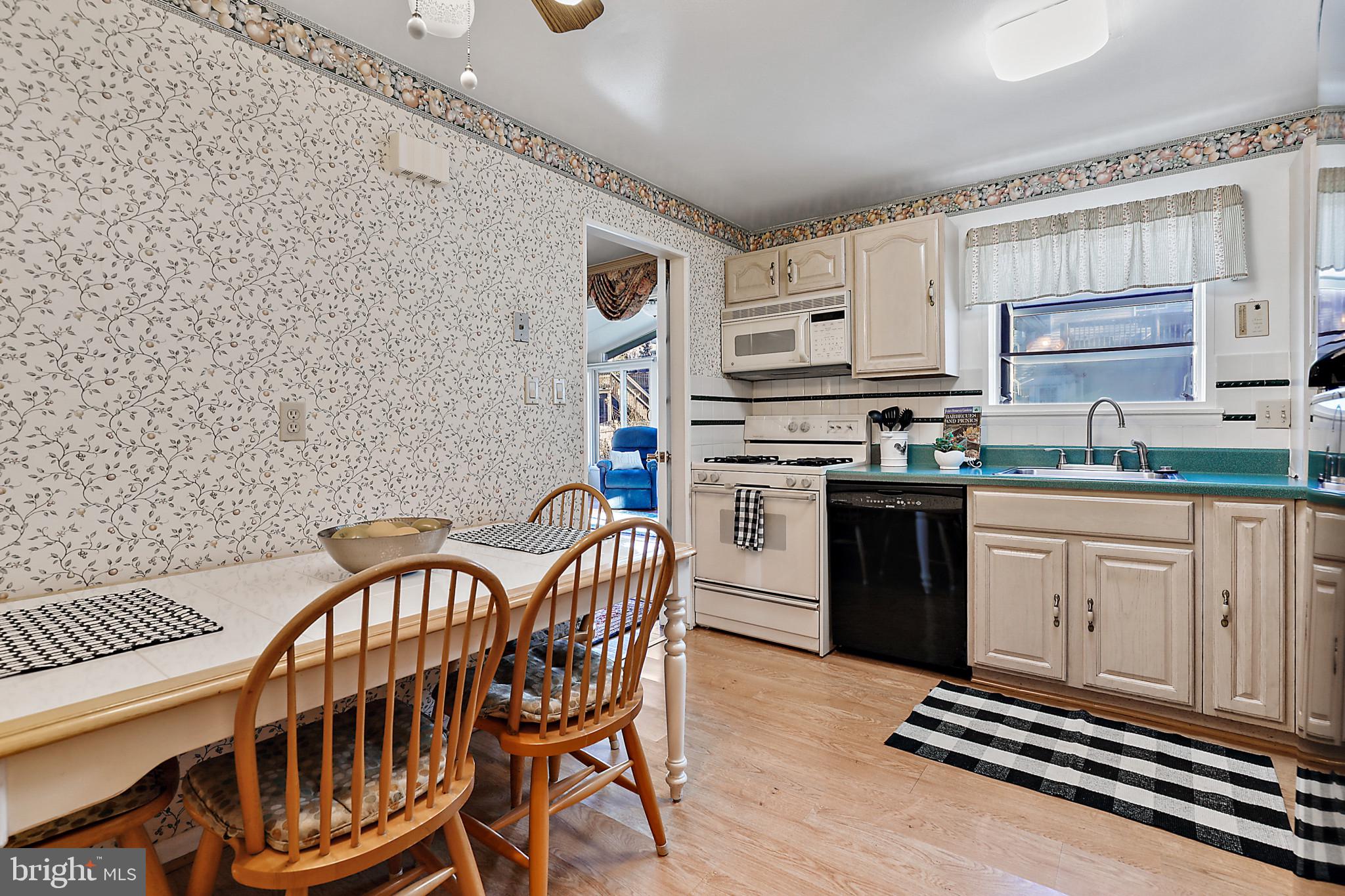 511 Bathurst Road Catonsville, MD 21228 - Photo 13 of 38 Garden window over sink