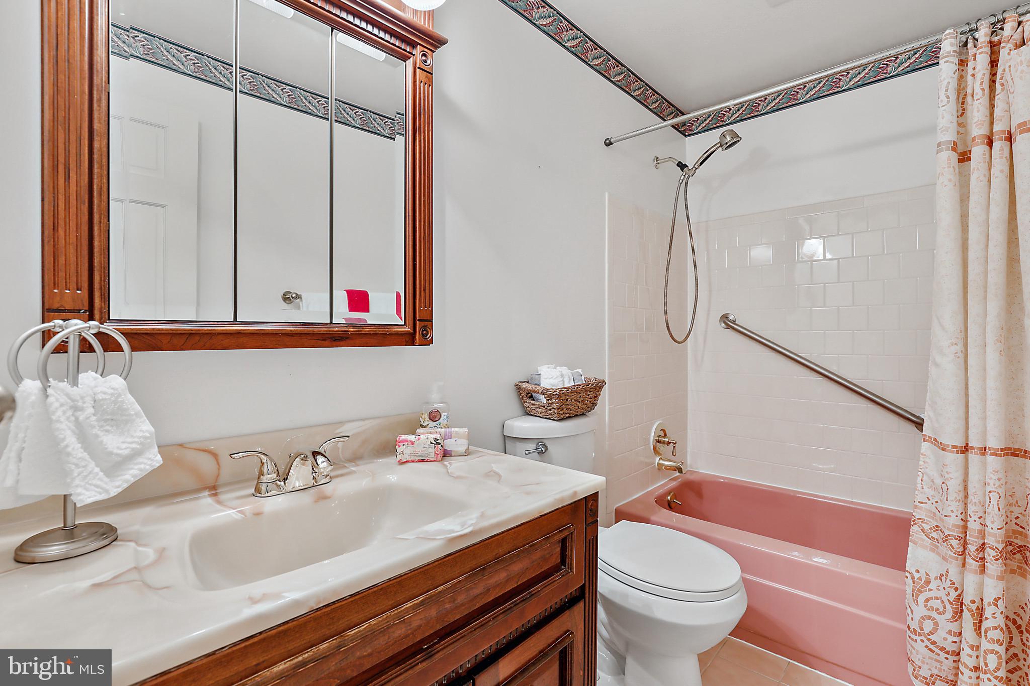 511 Bathurst Road Catonsville, MD 21228 - Photo 18 of 38 Hall/ guest bath