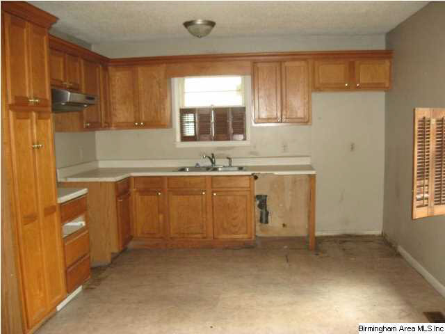 5753 Walnut Grove Road Birmingham, AL 35215 - Photo 3 of 8