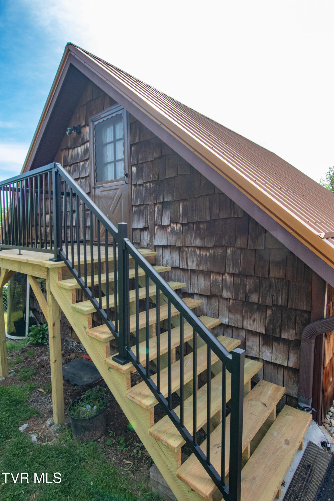 917 Painter Creek Road Bristol, TN 37620 - Photo 65 of 86 entrance to Loft