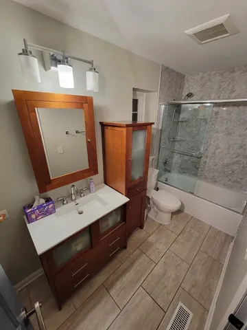 $523,900 | 515 Surrey Ridge Drive, Cary, IL 60013