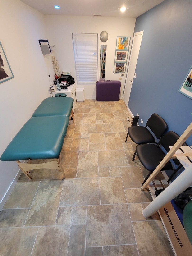 515 Surrey Ridge Drive Cary, IL 60013 - Photo 60 of 71 a living room with furniture and a window
