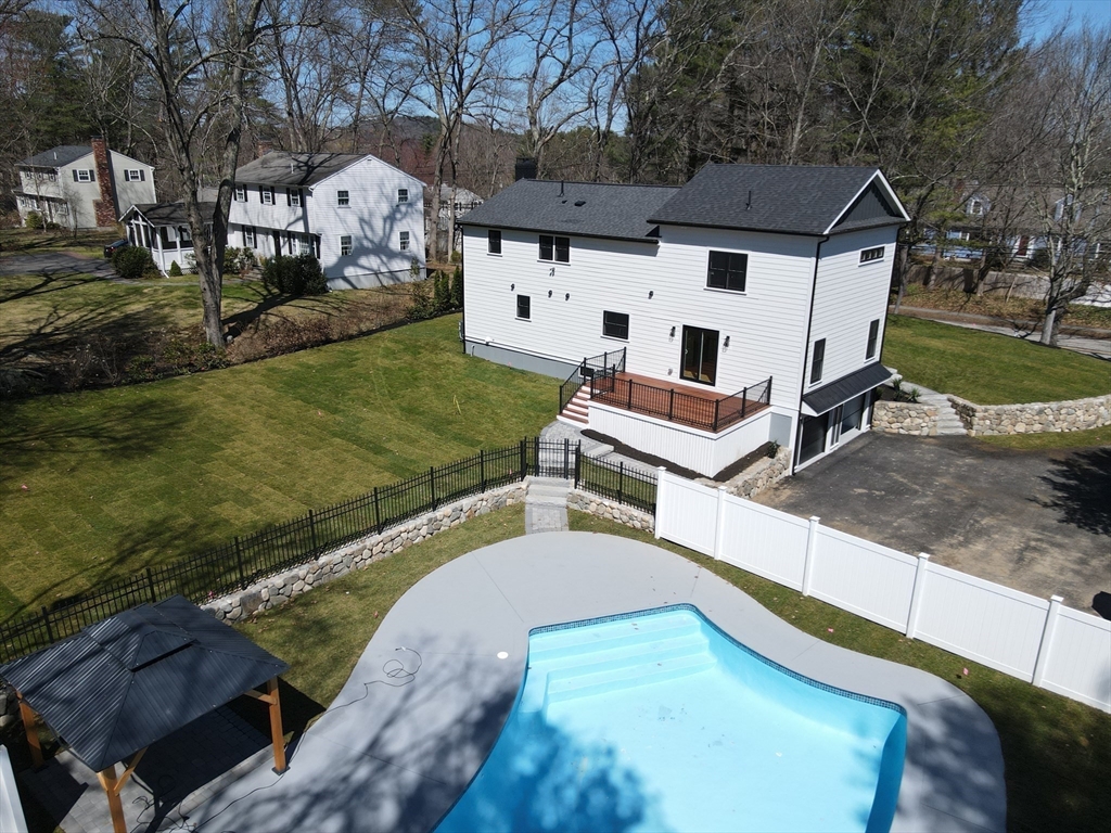 565 Elm Street Concord, MA 01742 - Photo 2 of 35