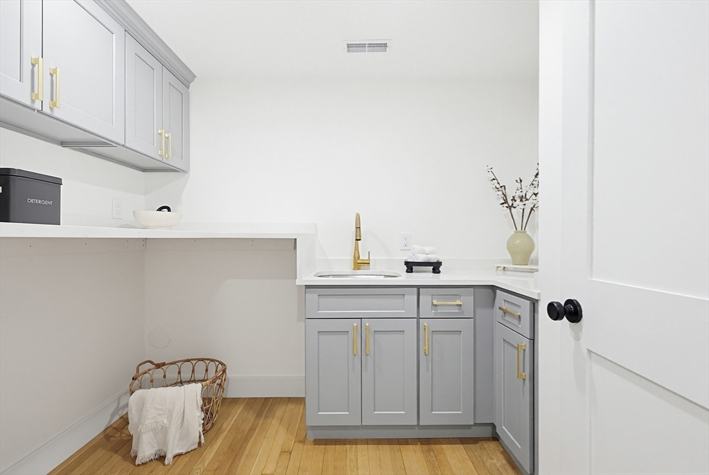 565 Elm Street Concord, MA 01742 - Photo 27 of 35