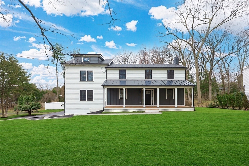 565 Elm Street Concord, MA 01742 - Photo 3 of 35