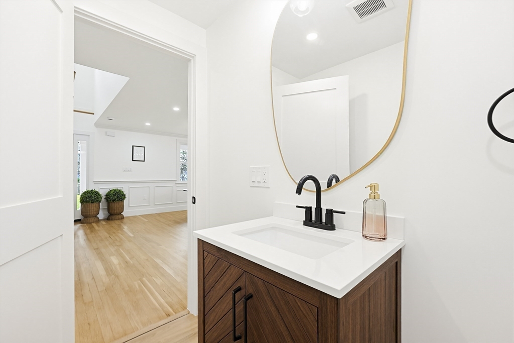 565 Elm Street Concord, MA 01742 - Photo 31 of 35