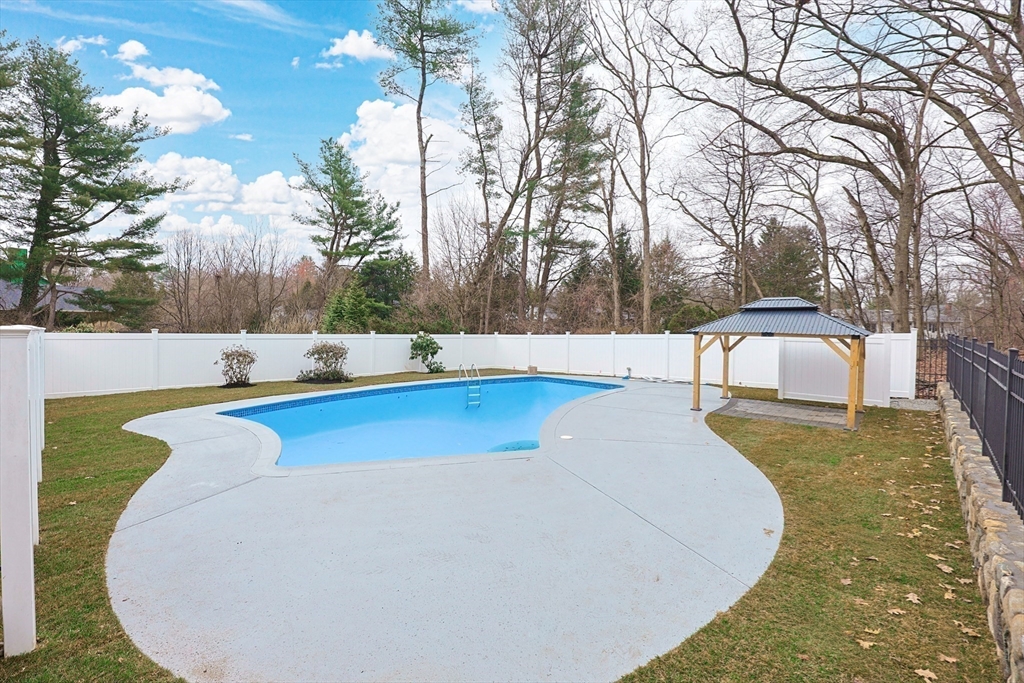 565 Elm Street Concord, MA 01742 - Photo 34 of 35