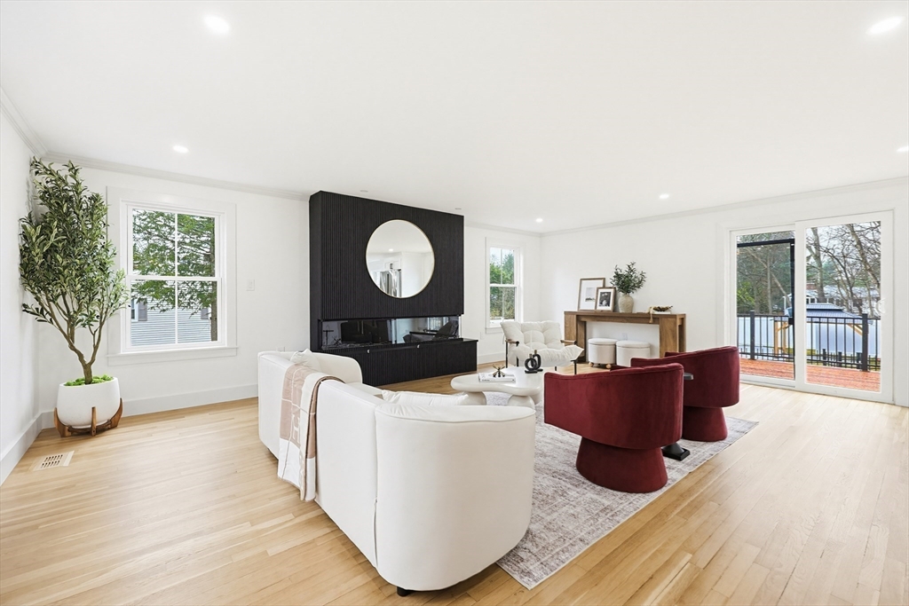 565 Elm Street Concord, MA 01742 - Photo 5 of 35