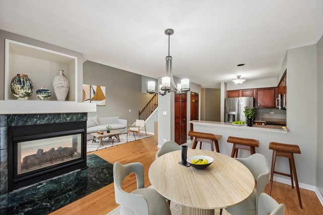 808 Old Checker Road Buffalo Grove, IL 60089 - Photo 7 of 29