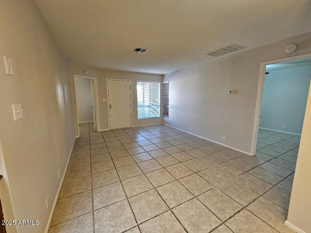 312 West Yukon Drive, Unit 7 Phoenix, AZ 85027 - Photo 2 of 25 Living area