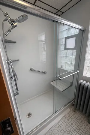 $2,000 | 5434 West School Street, Unit 2, Chicago, IL 60641