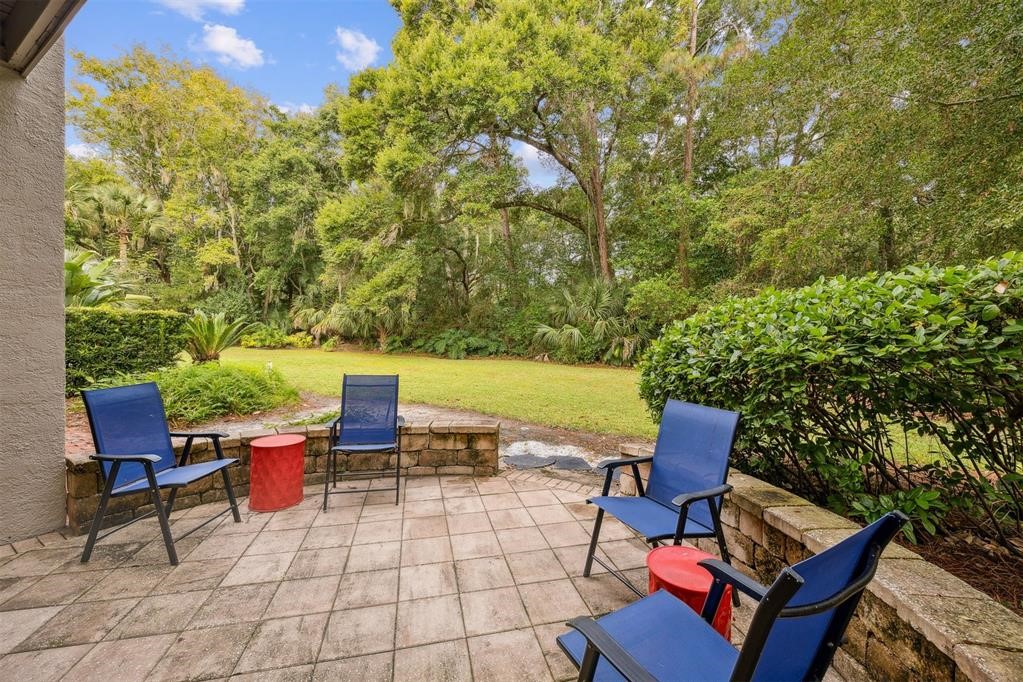 3033 Sea Marsh Road Fernandina Beach, FL 32034 - Photo 4 of 37 a outdoor space with chairs