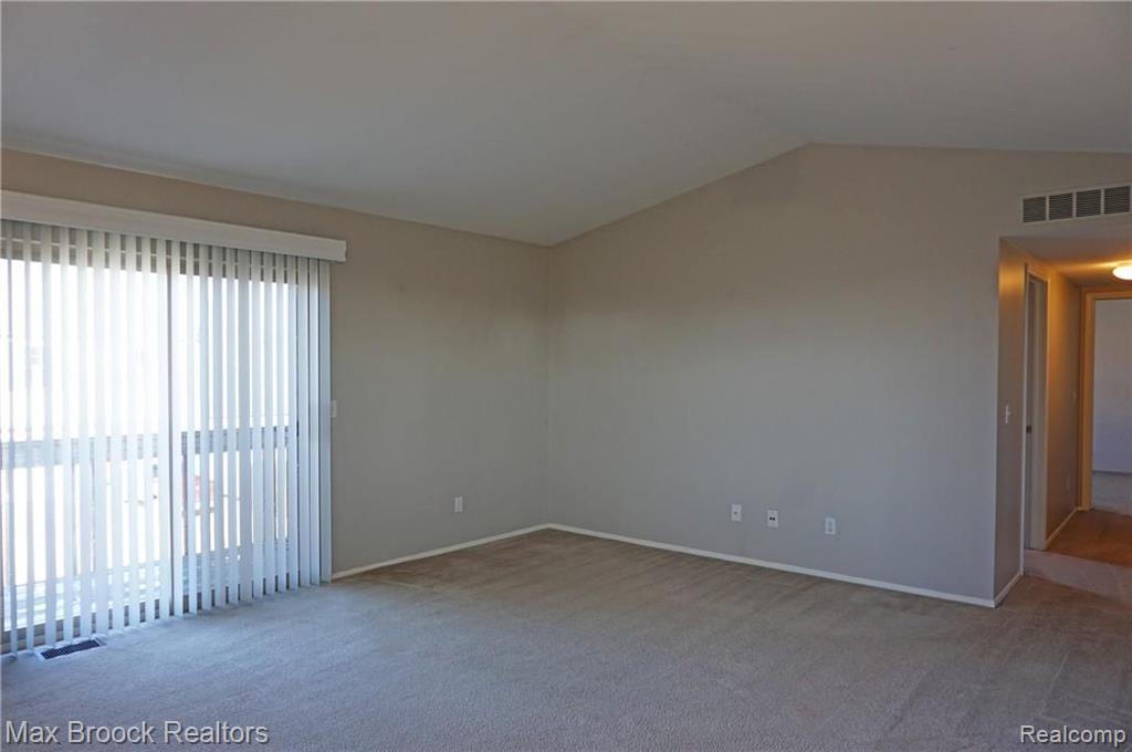 3153 High Pointe Ridge Road Lake Orion, MI 48359 - Photo 10 of 24