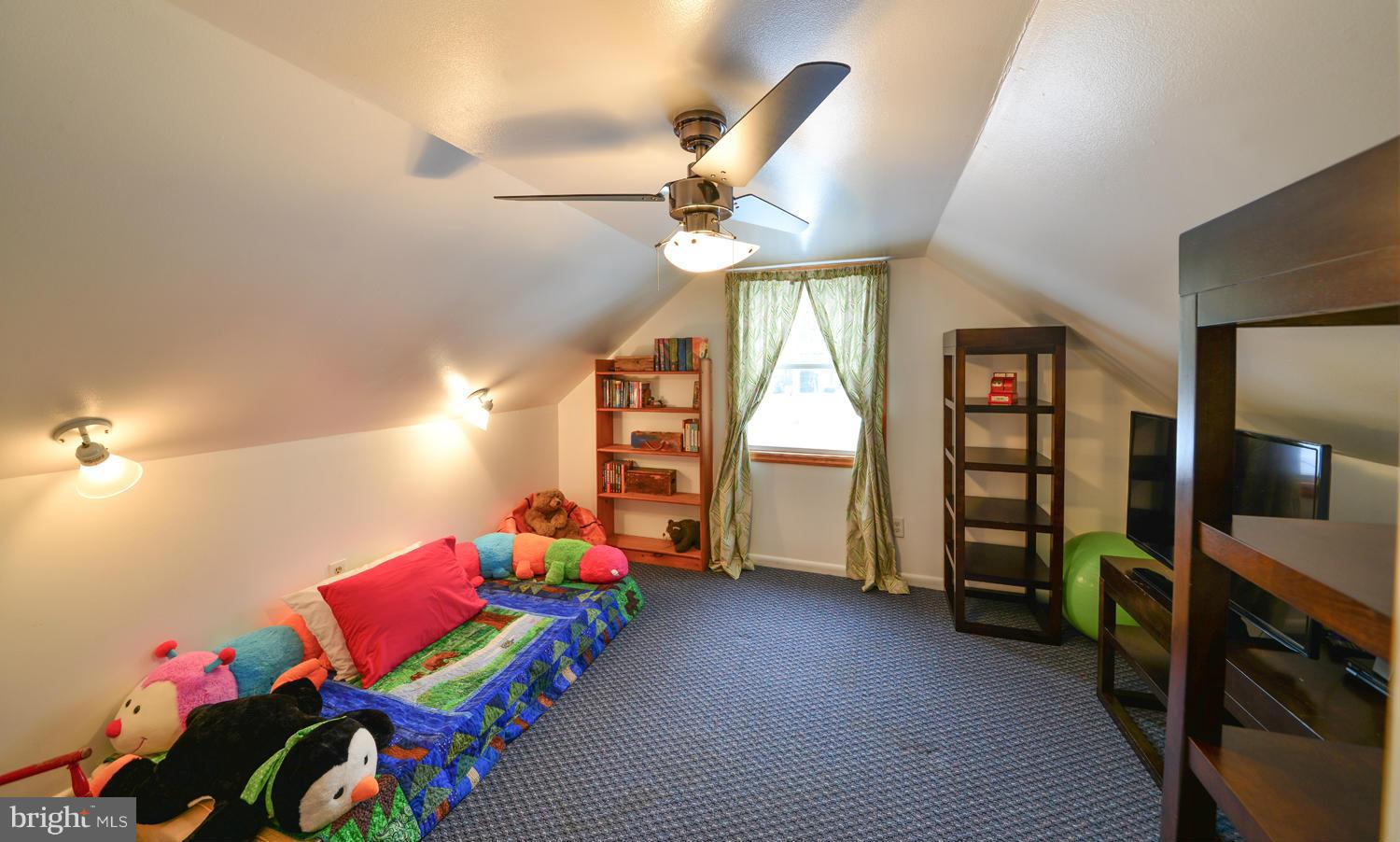 1663 Grandview Road Pasadena, MD 21122 - Photo 22 of 30 Bedroom
