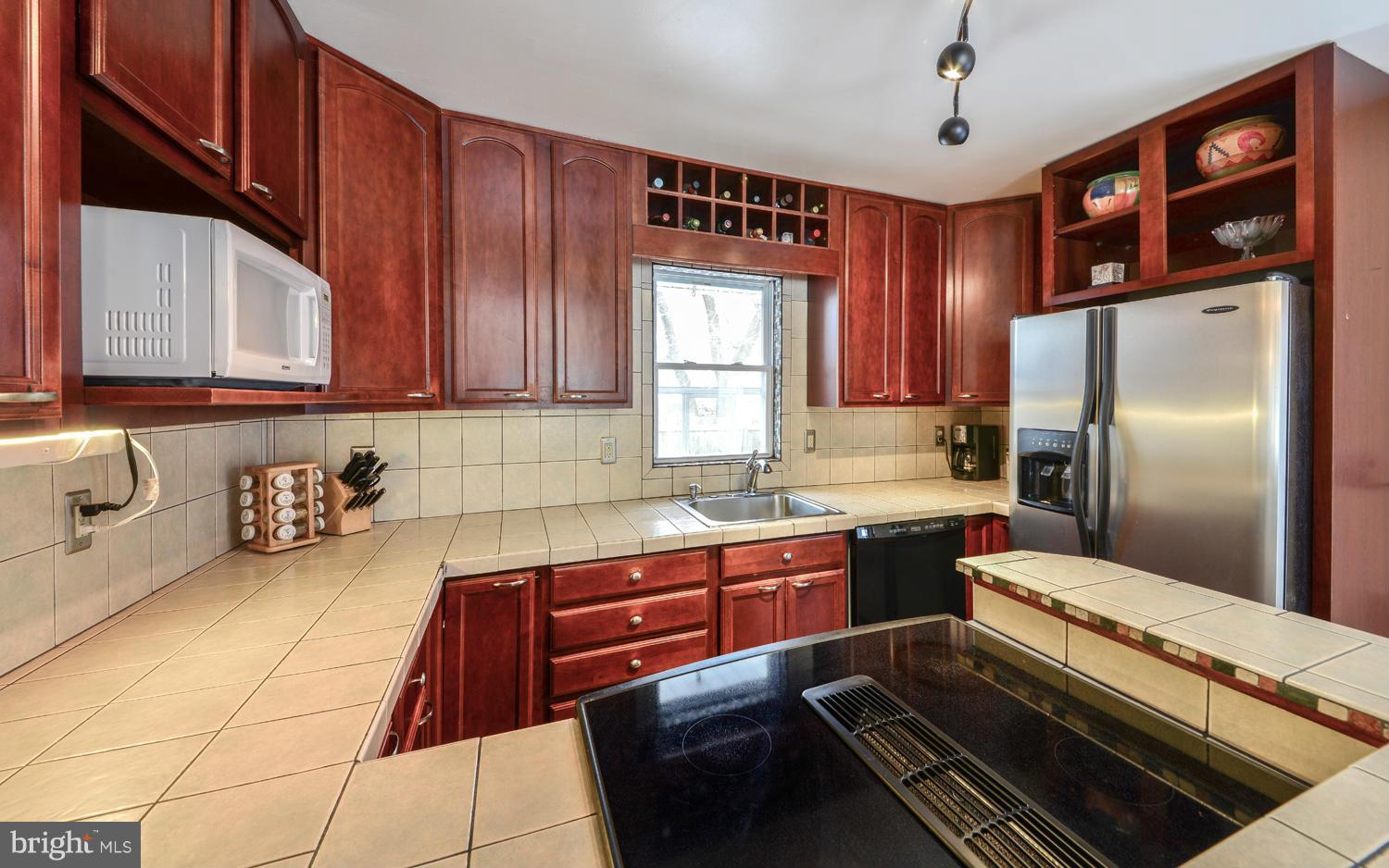 1663 Grandview Road Pasadena, MD 21122 - Photo 6 of 30 Kitchen