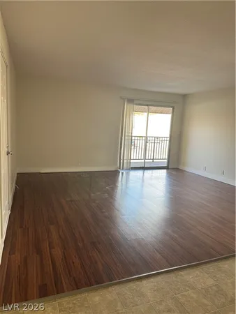 $1,300 | 5188 River Glen Drive, Unit 458, Las Vegas, NV 89103