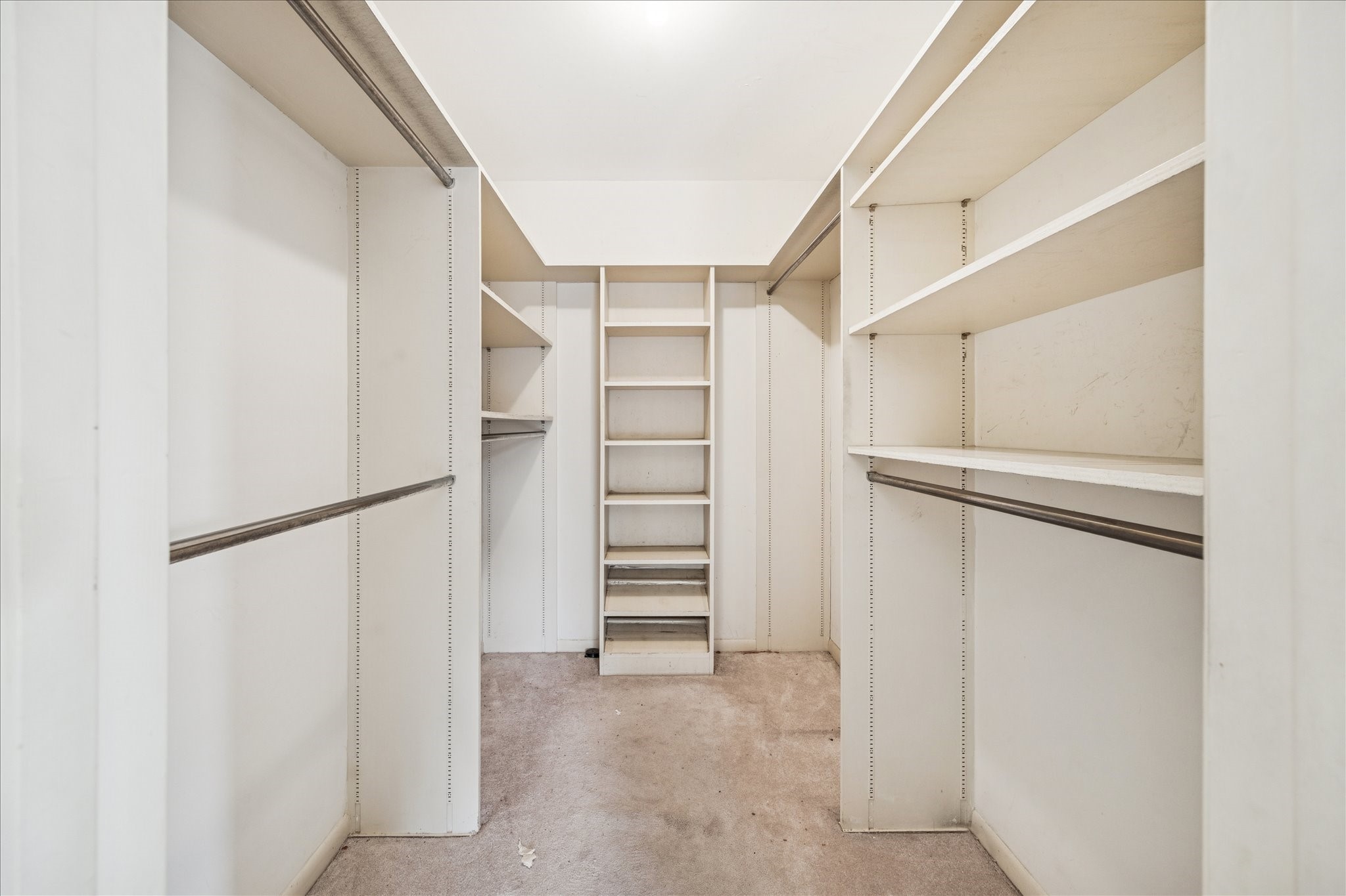 5751 Jason Street Houston, TX 77096 - Photo 13 of 19 Primary closet