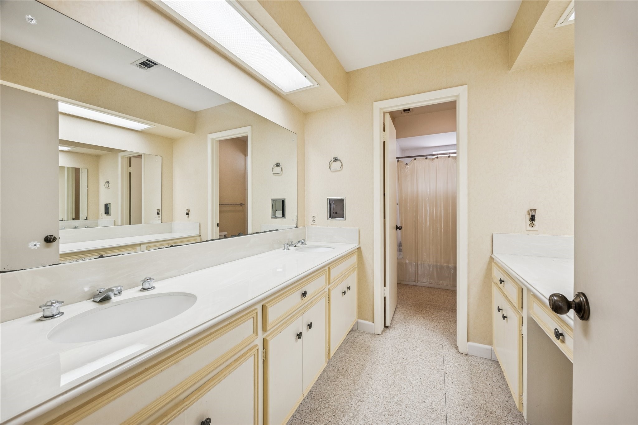 5751 Jason Street Houston, TX 77096 - Photo 14 of 19 Secondary bathroom with seperate showier and bath area