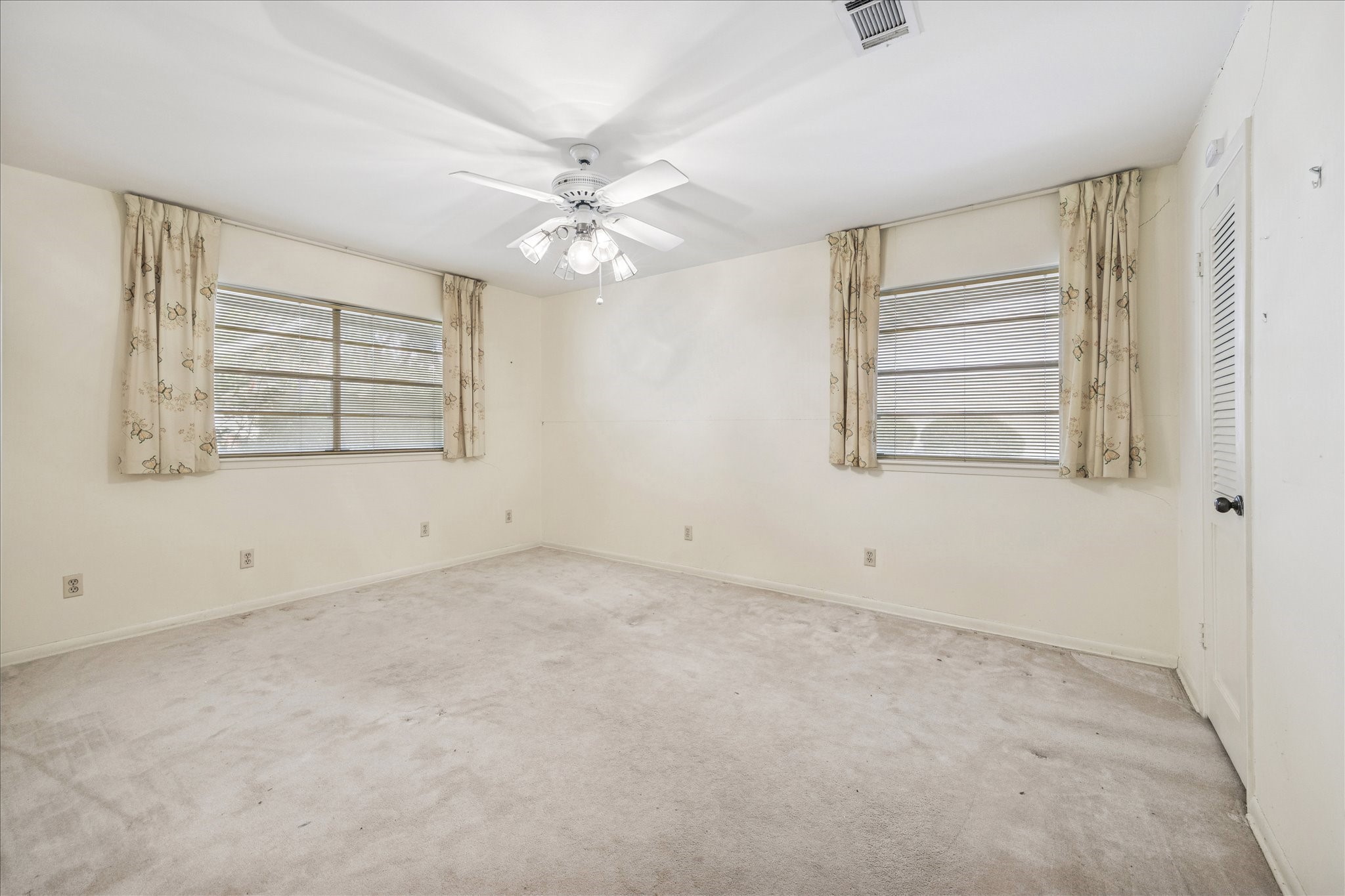 5751 Jason Street Houston, TX 77096 - Photo 15 of 19 2nd Bedroom