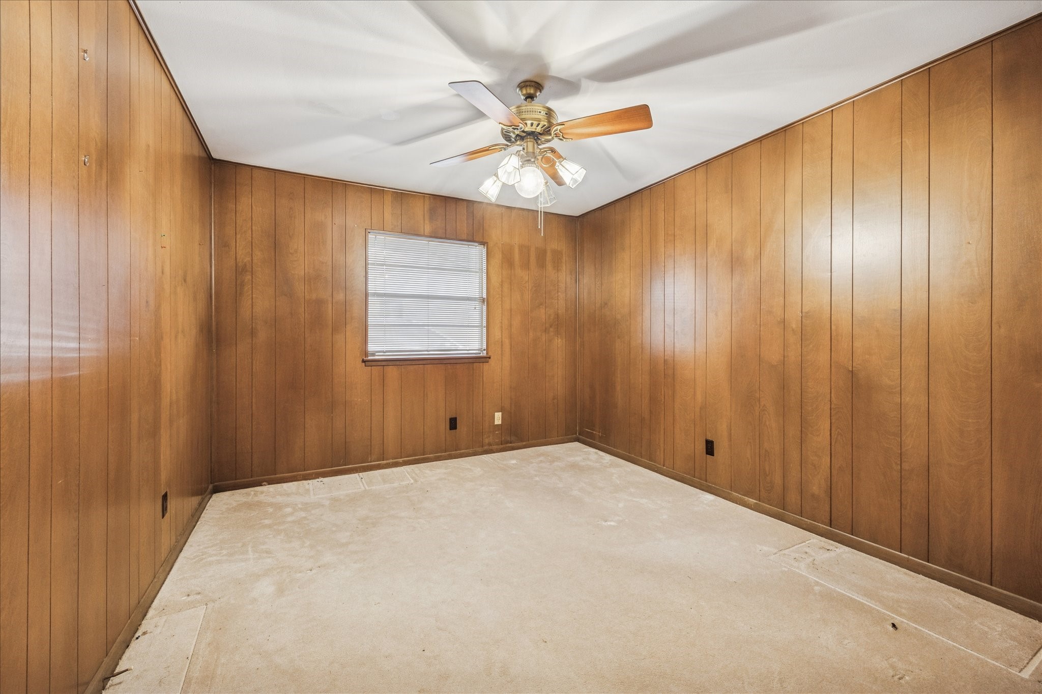 5751 Jason Street Houston, TX 77096 - Photo 16 of 19 3rd Bedroom or study