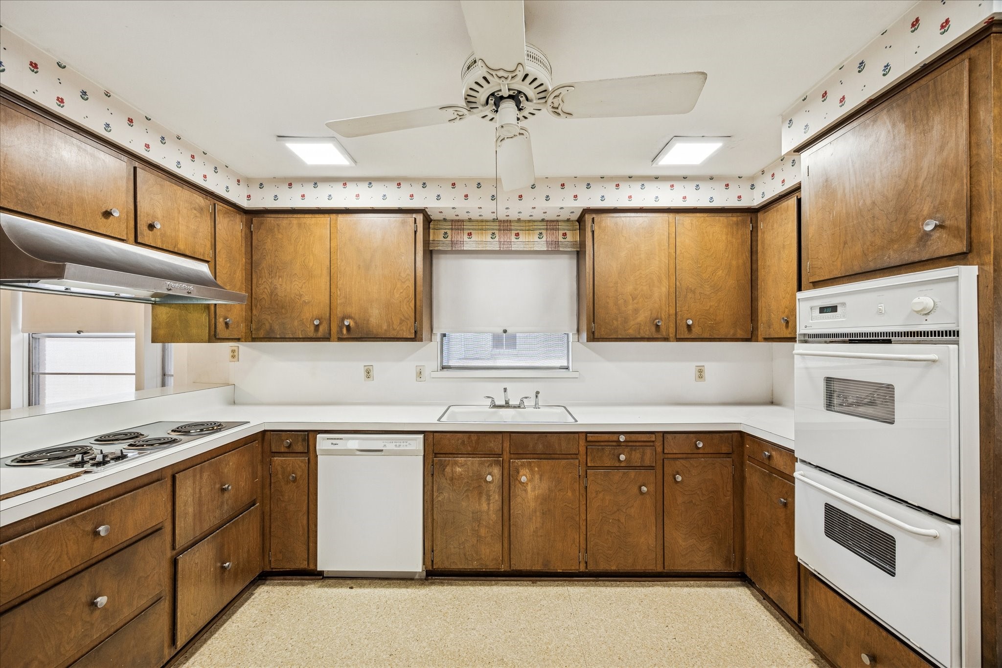 5751 Jason Street Houston, TX 77096 - Photo 4 of 19