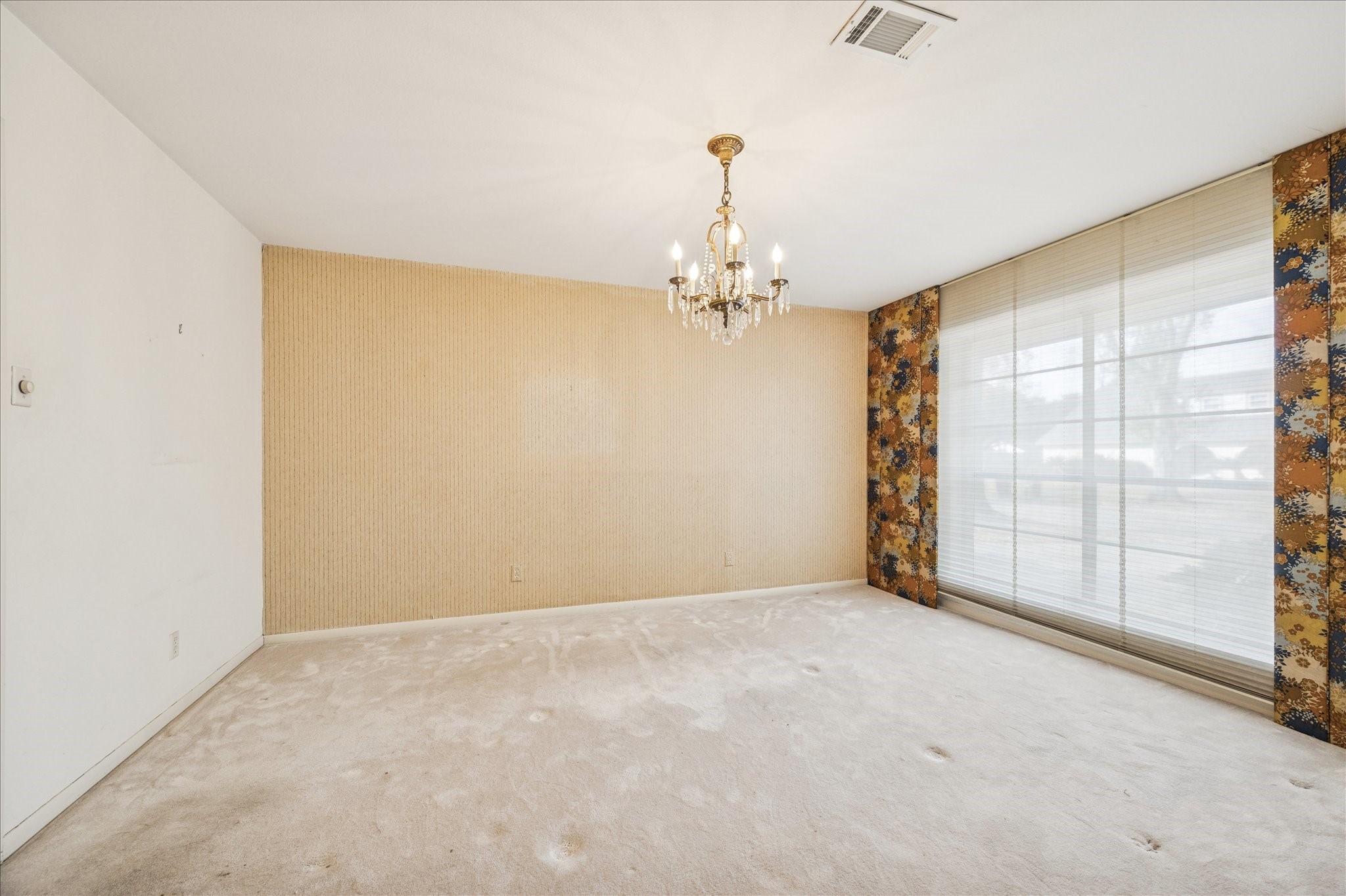 5751 Jason Street Houston, TX 77096 - Photo 10 of 19 Dining room