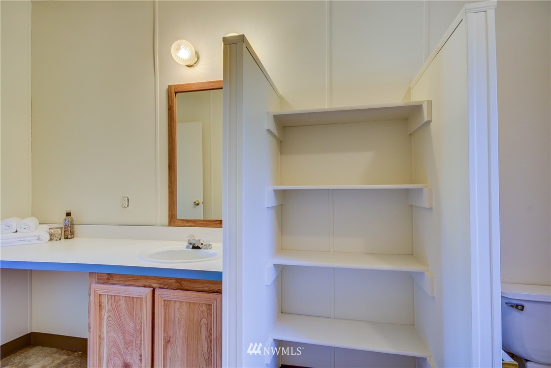 3108 Taylor Road Oak Harbor, WA 98277 - Photo 10 of 25 Gallery Image 10