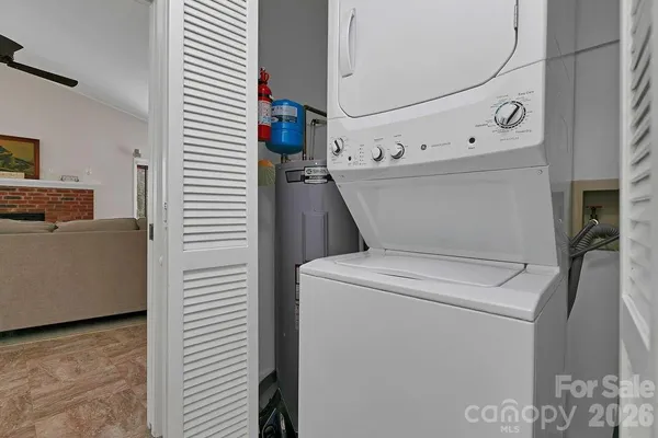 $600,000 | 222 Sedi Lane, Brevard, NC 28712