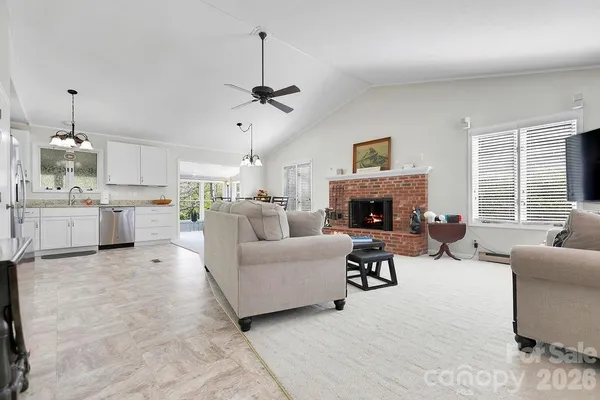 $600,000 | 222 Sedi Lane, Brevard, NC 28712