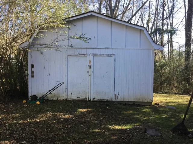 $174,500 | 265 Woodlawn Place, Selmer, TN 38375