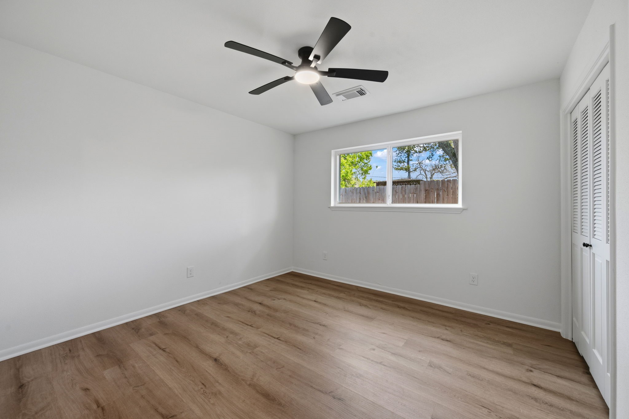 210 Ridgemont Drive Alvin, TX 77511 - Photo 19 of 27