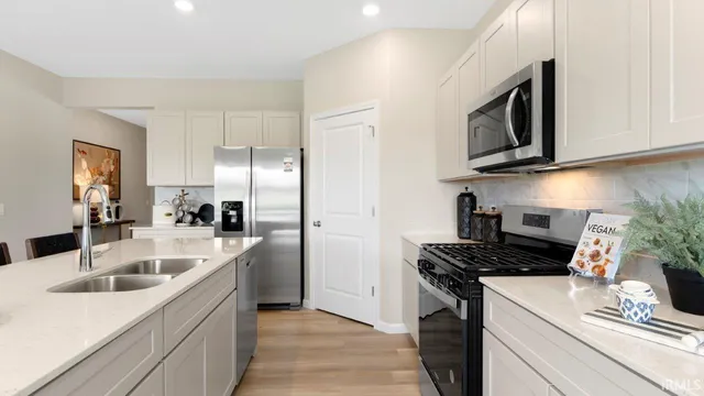 $359,625 | 1025 Miller Wds Way, New Haven, IN 46774