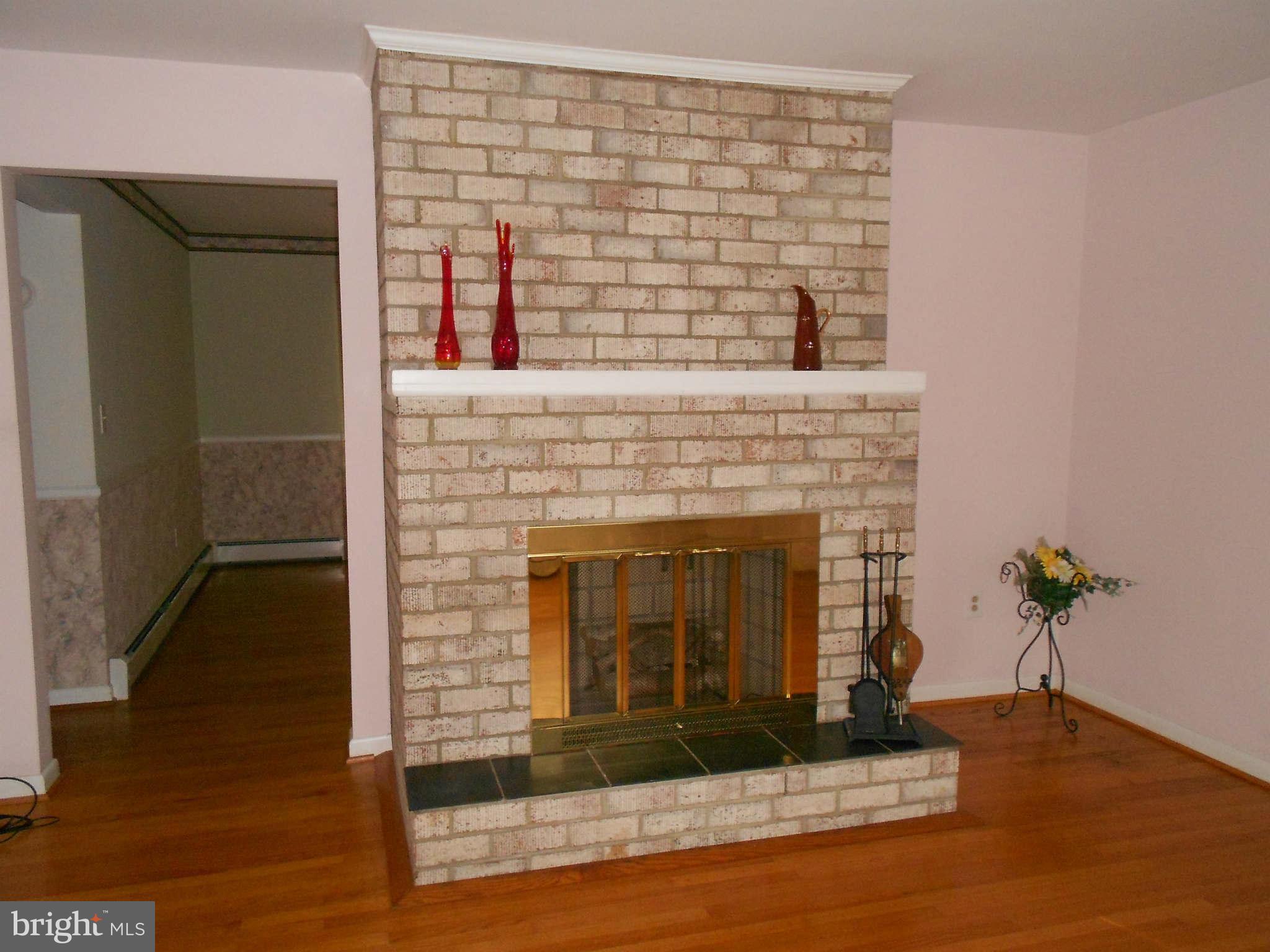 528 Old Baltimore Road Westminster, MD 21157 - Photo 3 of 21 Living Room