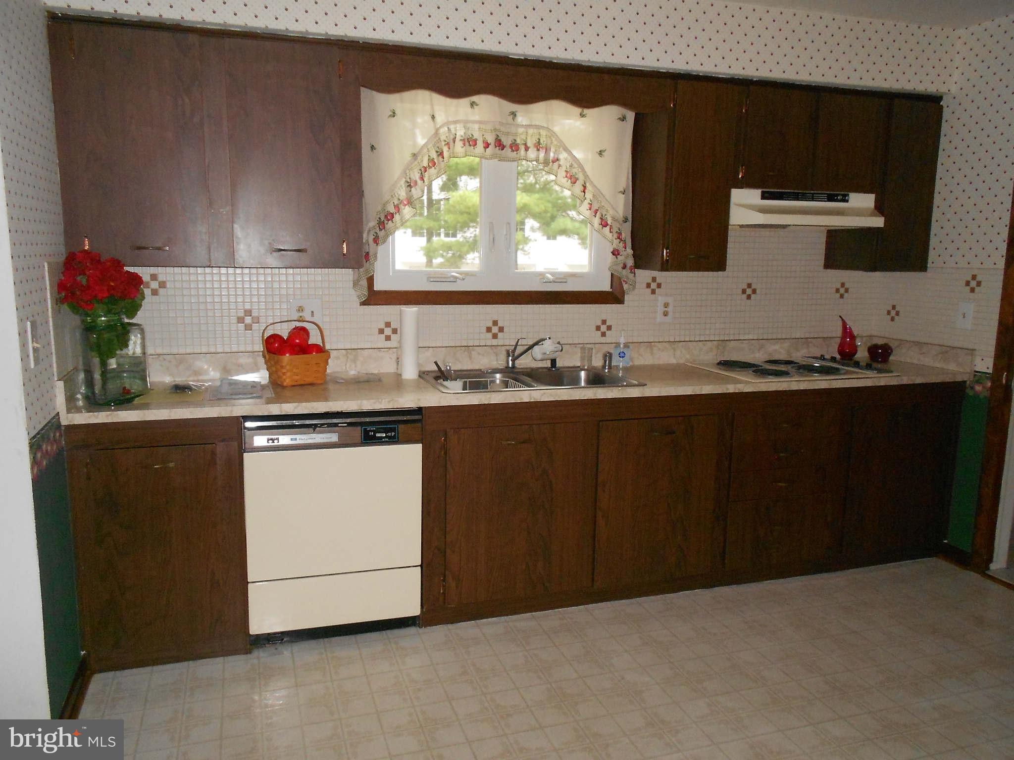 528 Old Baltimore Road Westminster, MD 21157 - Photo 10 of 21 Kitchen