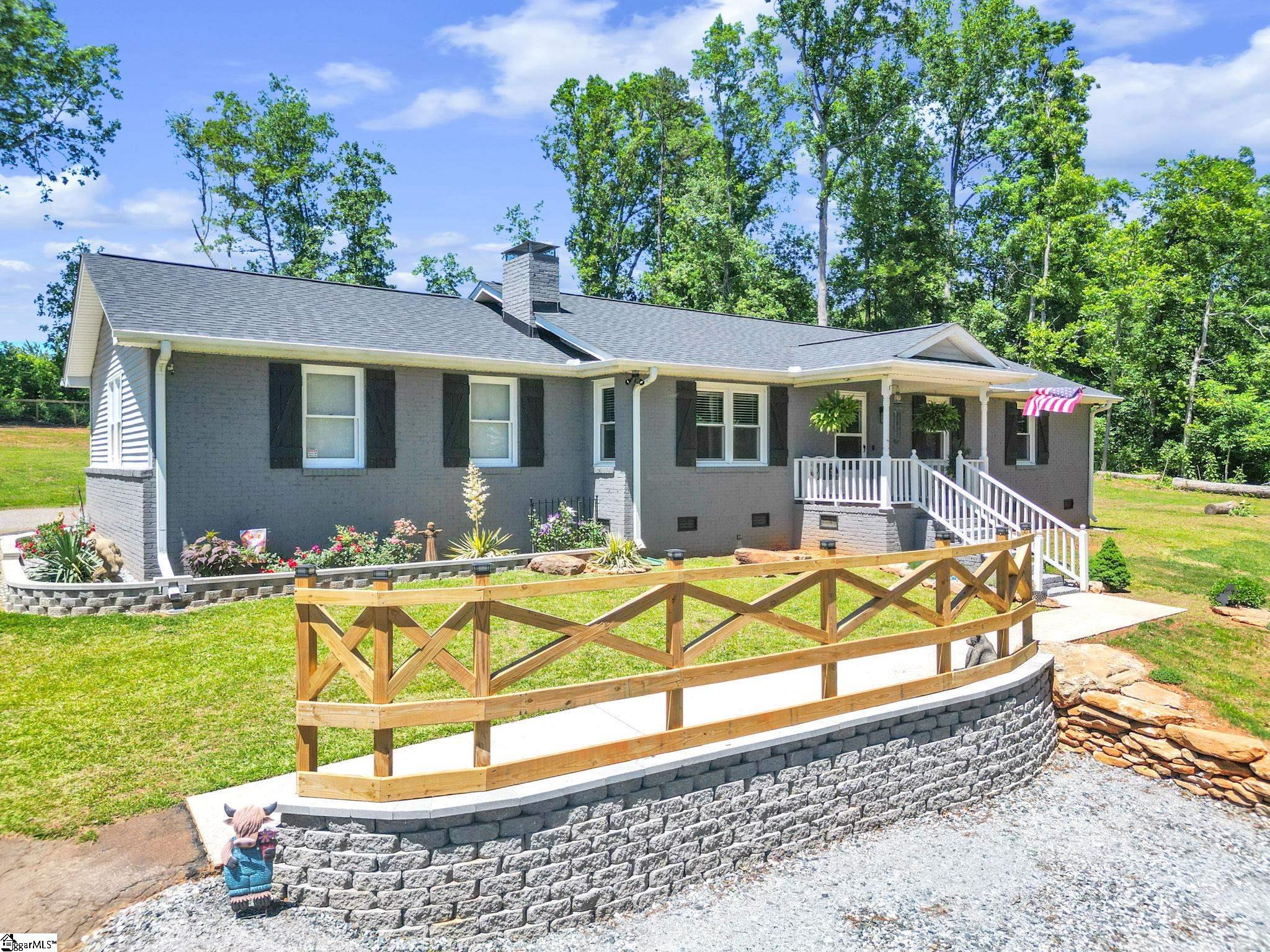 425 Hannon Road Inman, SC 29349 - Photo 1 of 32