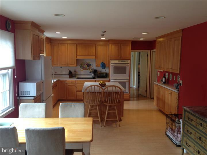 6008 Cannon Hill Road Fort Washington, PA 19034 - Photo 8 of 21 Gallery Image 8