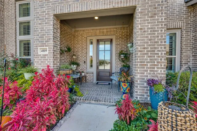 $2,850 | 4809 Paddock Trail, Carrollton, TX 75010