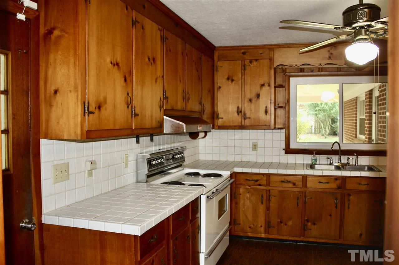 2705 Fairlawn Road Durham, NC 27705 - Photo 7 of 20 Gallery Image 7