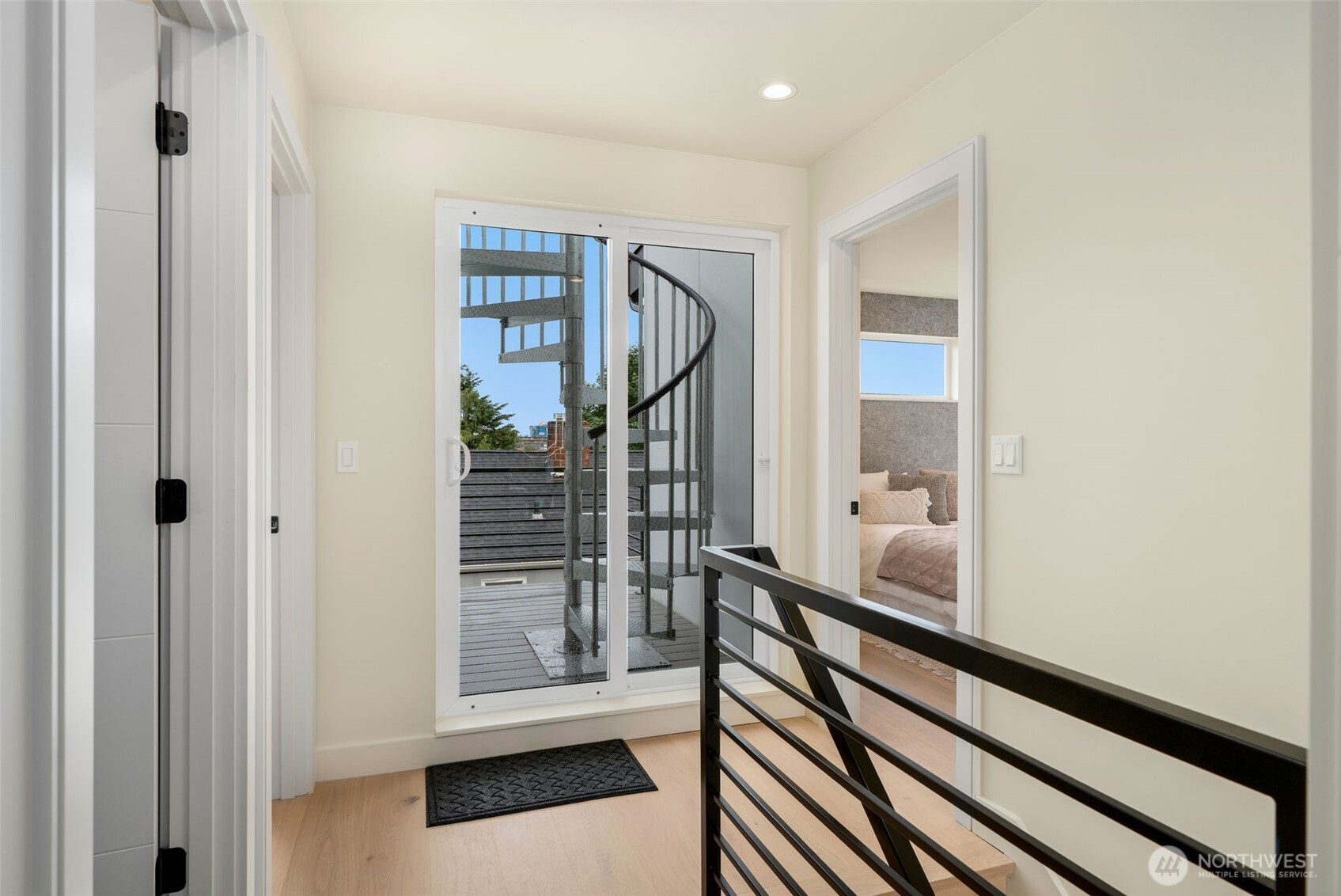 4413 50th Avenue Southwest Seattle, WA 98116 - Photo 13 of 36