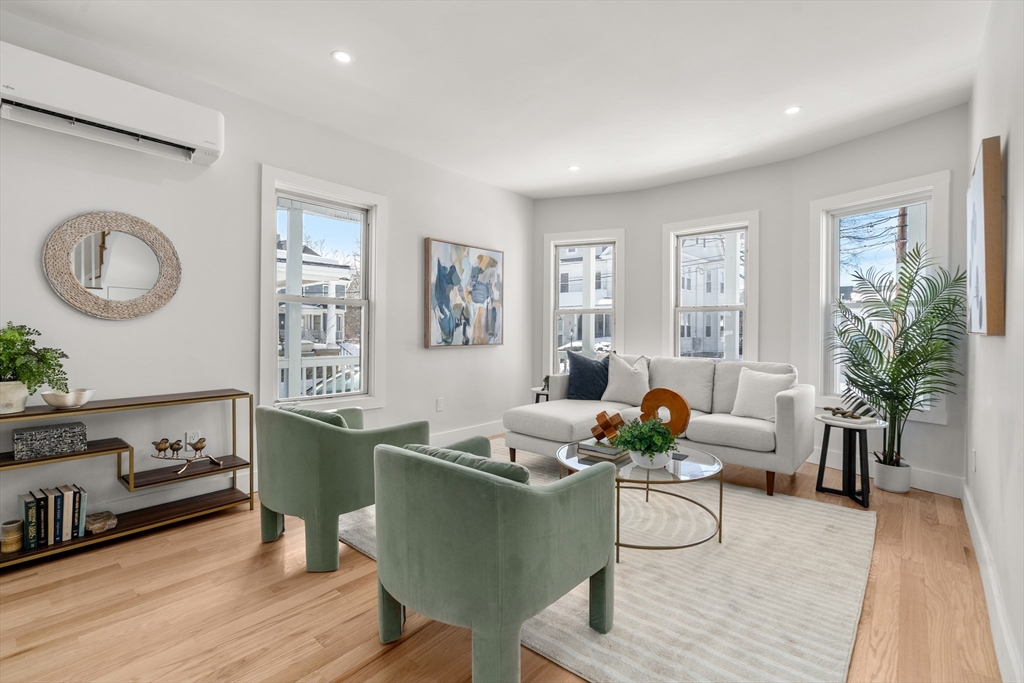 20 Townsend Street Waltham, MA 02453 - Photo 4 of 41