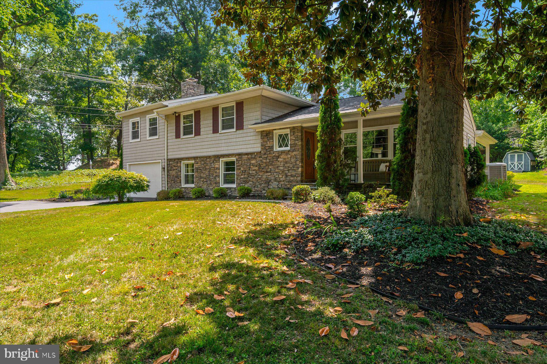 1134 Valley Drive Pasadena, MD 21122 - Photo 5 of 61