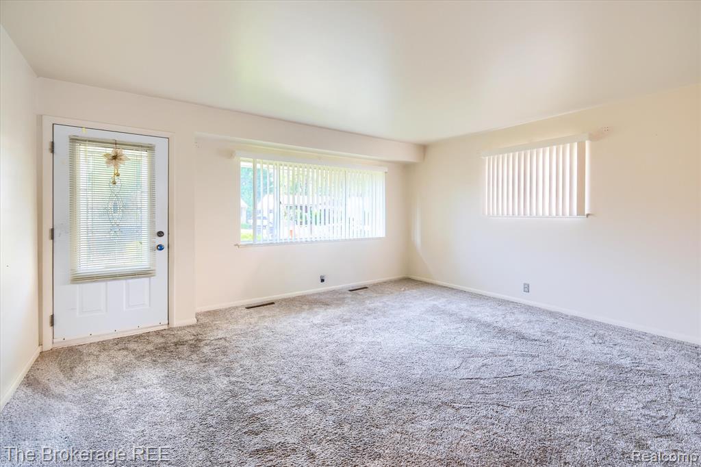2822 Epsilon Trail Flint, MI 48506 - Photo 10 of 35