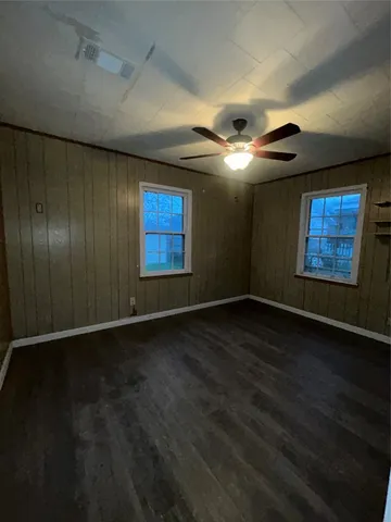 $1,200 | 2018 North Avenue H, Freeport, TX 77541