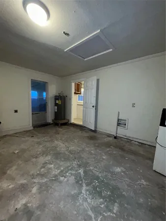 a view of a livingroom with an empty space