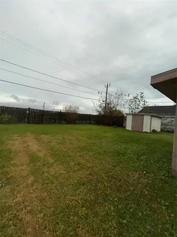 $1,200 | 2018 North Avenue H, Freeport, TX 77541