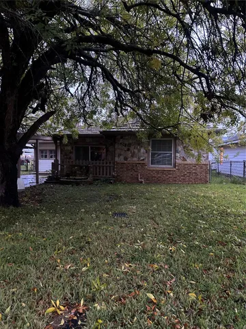 $1,200 | 2018 North Avenue H, Freeport, TX 77541