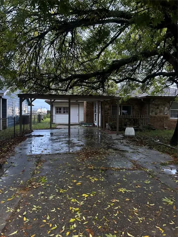 $1,200 | 2018 North Avenue H, Freeport, TX 77541