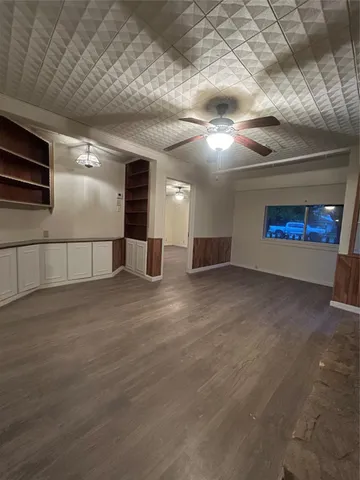 $1,200 | 2018 North Avenue H, Freeport, TX 77541