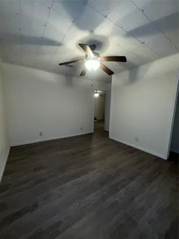 $1,200 | 2018 North Avenue H, Freeport, TX 77541