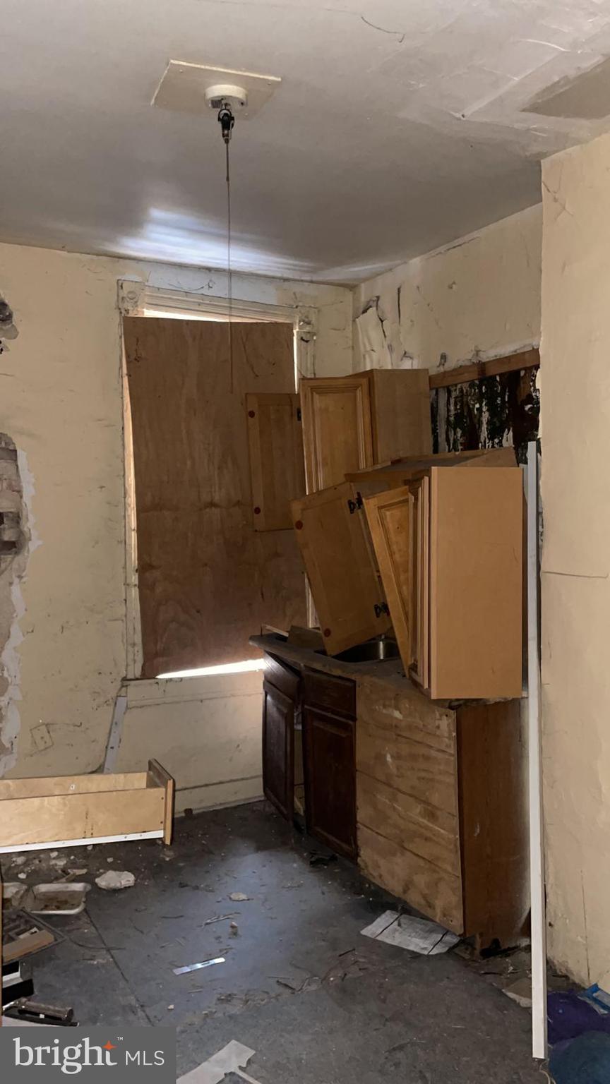 1009 Appleton Street Baltimore, MD 21217 - Photo 5 of 13